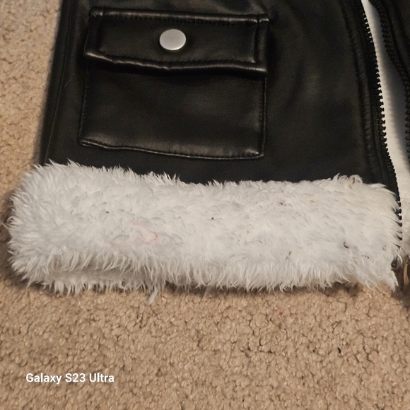 Black Faux Leather Jacket with White Fur Trim Size 2-3Y - Picture 5 of 8